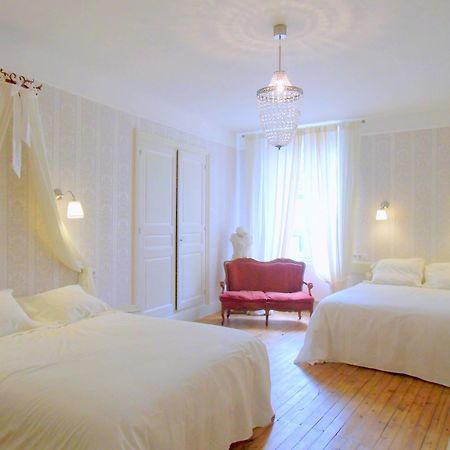 Hotel De La Providence Égliseneuve-dʼEntraigues Екстериор снимка