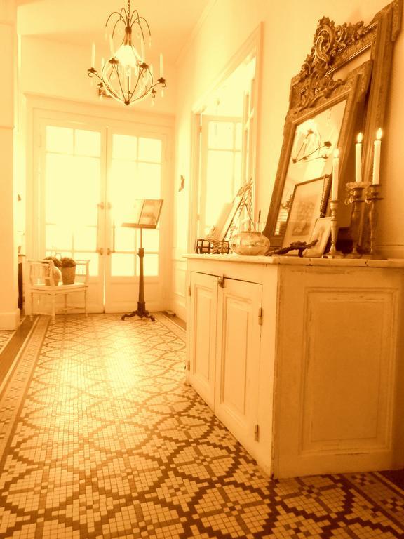 Hotel De La Providence Égliseneuve-dʼEntraigues Екстериор снимка