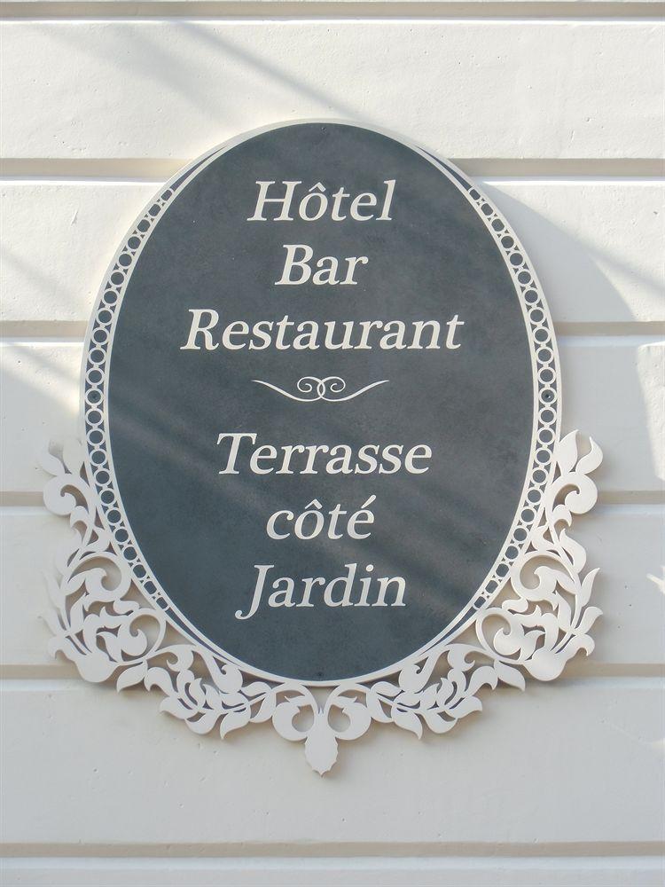 Hotel De La Providence Égliseneuve-dʼEntraigues Екстериор снимка