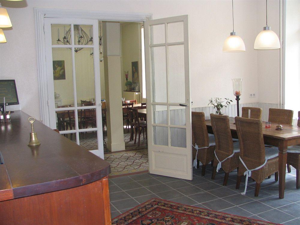 Hotel De La Providence Égliseneuve-dʼEntraigues Екстериор снимка