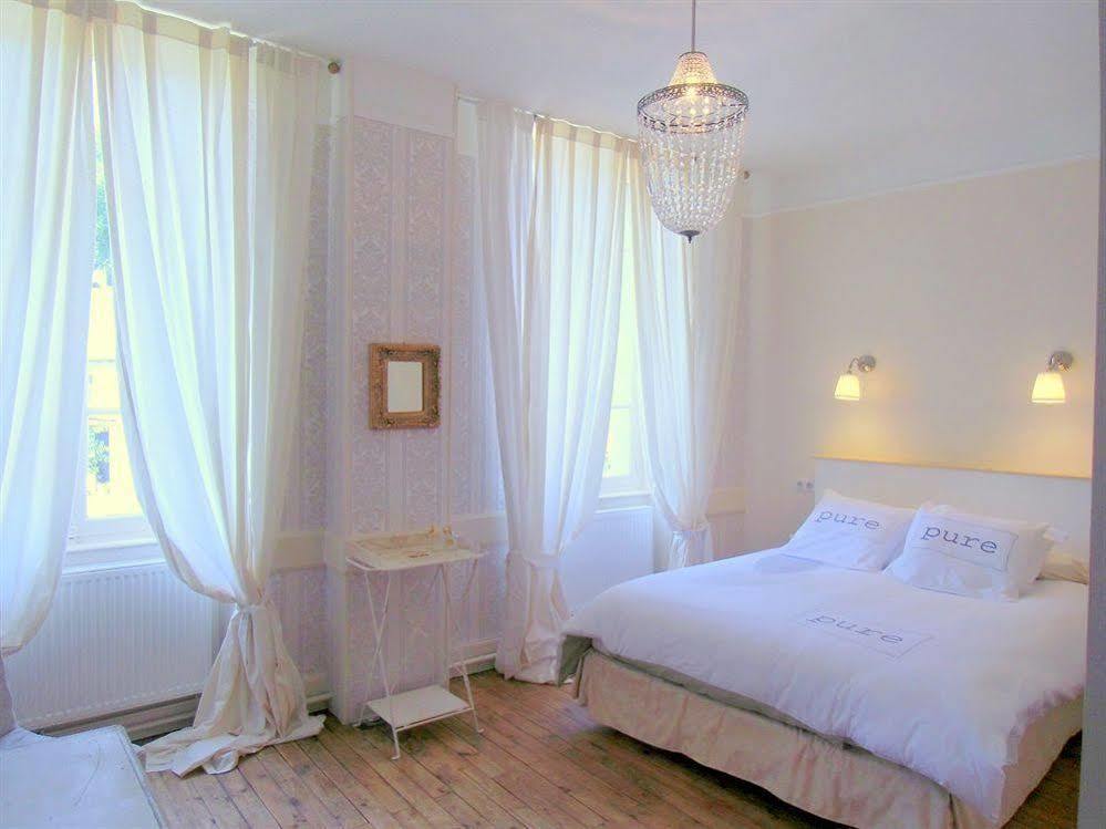 Hotel De La Providence Égliseneuve-dʼEntraigues Екстериор снимка