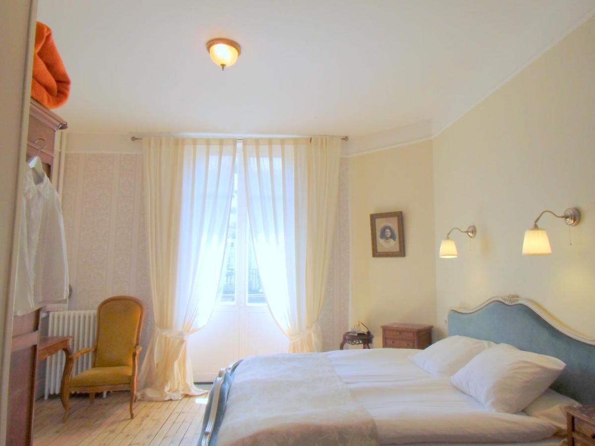 Hotel De La Providence Égliseneuve-dʼEntraigues Стая снимка